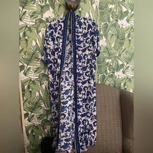 BCBG long poncho M/L